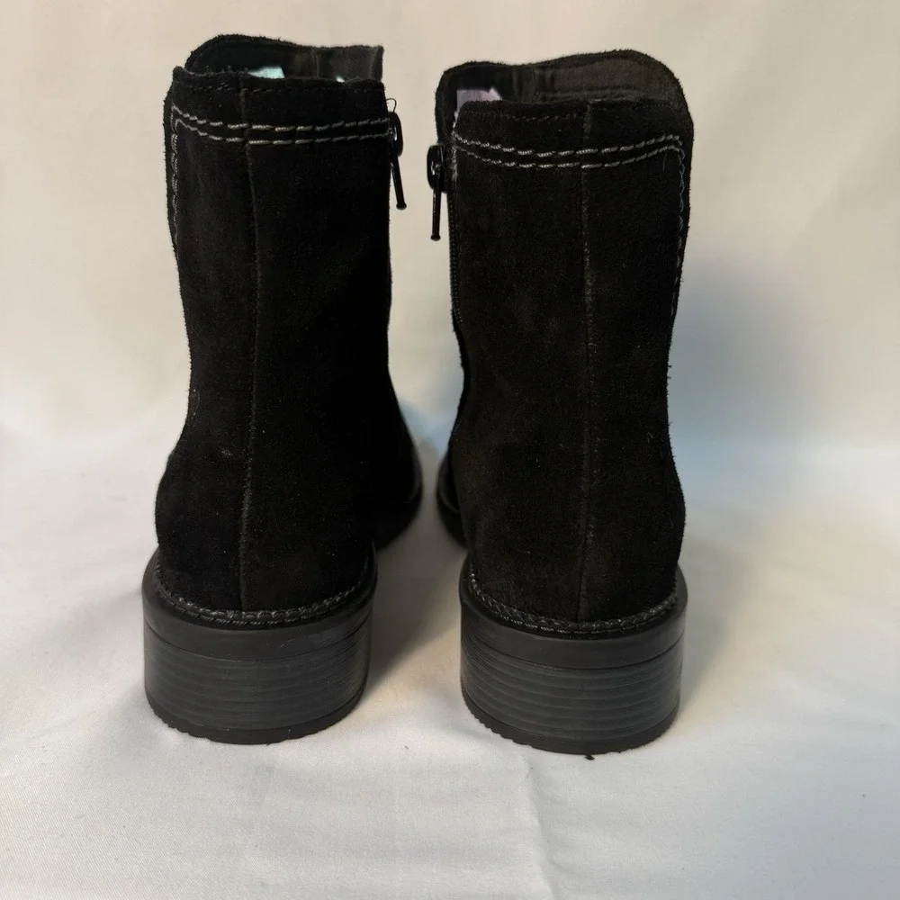 Clarks Womens Black Suede Maye Chelsea Boots sz 6 Outdoor Casual Comfort Winter‎